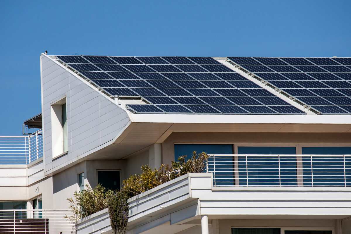 Read more about the article The Future of Solar is Decided? 10 Solar Energy Myths